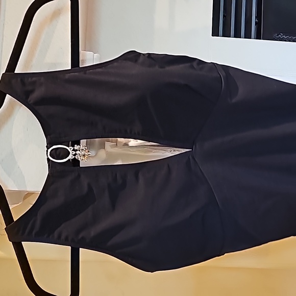 Black bathing suit with skirt coverup - Picture 5 of 11